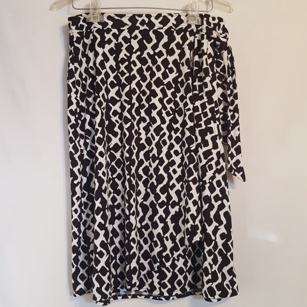 NY&C Geometric Faux Wrap Skirt M